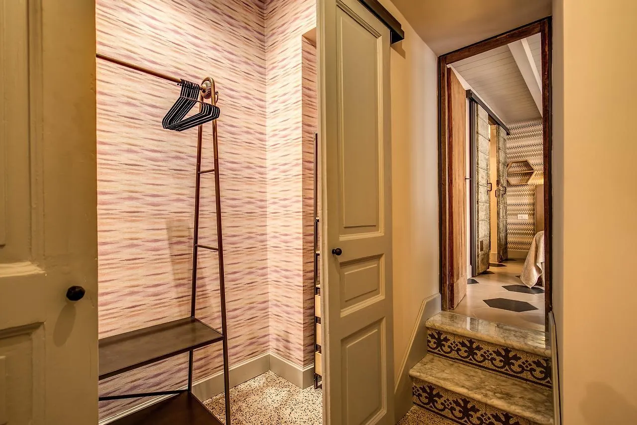 Decharme Apartment With Terrace In Monti Roma